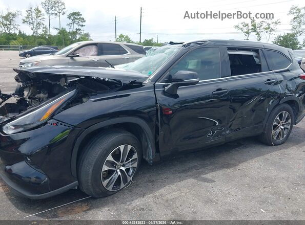 5TDGZRAH3NS112910 2022 TOYOTA HIGHLANDER Black Вид спереду