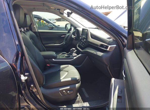 5TDGZRAH6MS033598 2021 TOYOTA LE Blue Вид салону спереду