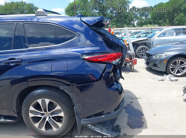 5TDGZRAH6MS033598 2021 TOYOTA LE Blue 