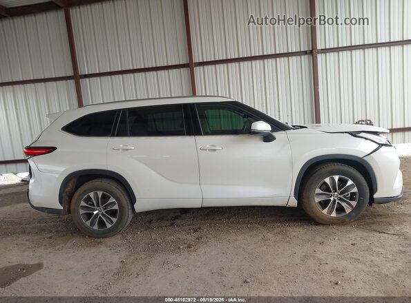 5TDGZRAH8LS503189 2020 TOYOTA HIGHLANDER White Вид задньої частини салону