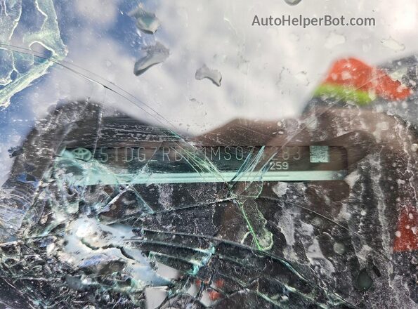 5TDGZRBH1MS074283 2021 TOYOTA HIGHLANDER Silver Engine compartment view