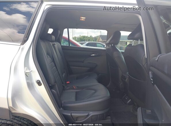 5TDGZRBH2LS501999 2020 TOYOTA HIGHLANDER Silver VIN კოდის სტიკერის ხედი