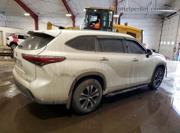 5TDGZRBH4LS504497 2020 TOYOTA LE White Trasero derecho