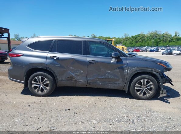 5TDGZRBH6MS557767 2021 TOYOTA HIGHLANDER Gray Rear interior view