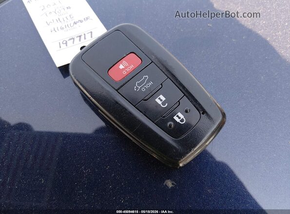 5TDGZRBH7MS139296 2021 TOYOTA LE White Առջևի վահանակի տեսք