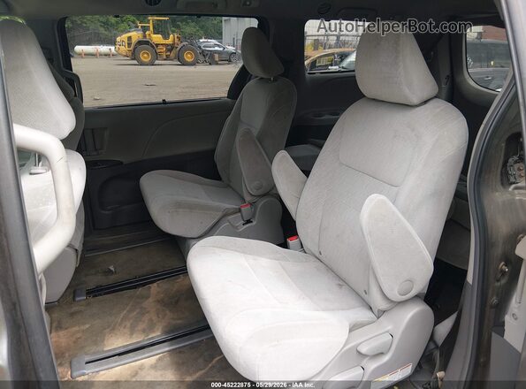 5TDJK3DC6GS135754 2016 TOYOTA SIENNA Gray Widok naklejki z numerem VIN