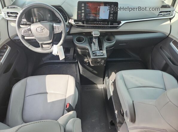 5TDJRKEC6MS039901 2021 TOYOTA SIENNA Silver Вид панелі приладів
