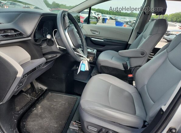 5TDJRKEC6MS039901 2021 TOYOTA SIENNA Silver Вид салону спереду