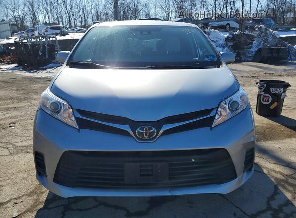 5TDJZ3DC2LS251362 2020 TOYOTA SIENNA Silver Widok z przodu