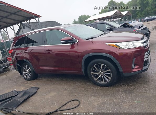 5TDJZRFH0HS379392 2017 TOYOTA HIGHLANDER Burgundy Vista interior trasera