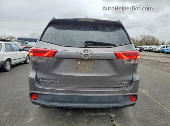 5TDJZRFH0HS422984 2017 TOYOTA LE Silver 