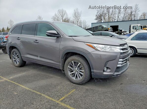 5TDJZRFH0HS422984 2017 TOYOTA LE Silver 