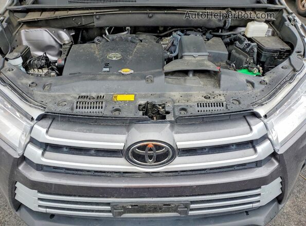 5TDJZRFH0HS422984 2017 TOYOTA LE Silver 