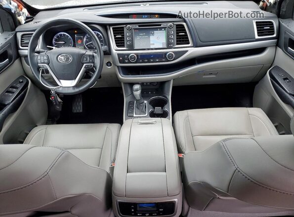 5TDJZRFH0HS422984 2017 TOYOTA LE Silver 