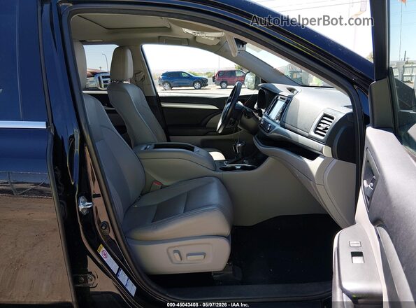 5TDJZRFH2HS511732 2017 TOYOTA LE Black Widok wnętrza z przodu