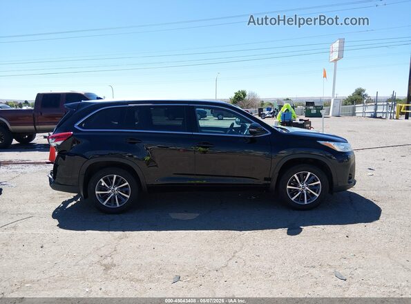 5TDJZRFH2HS511732 2017 TOYOTA LE Black Widok wnętrza z tyłu