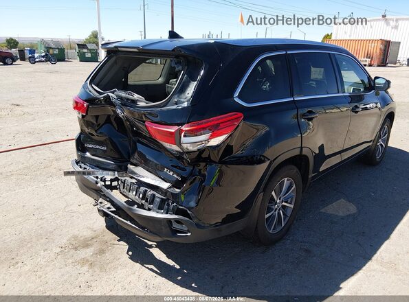 5TDJZRFH2HS511732 2017 TOYOTA LE Black 