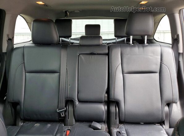 5TDJZRFH2JS523403 2018 TOYOTA HIGHLANDER Silver უკანა სავარძლების ხედი