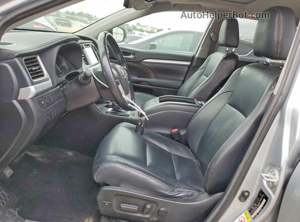 5TDJZRFH2JS523403 2018 TOYOTA HIGHLANDER Silver წინა სალონის ხედი