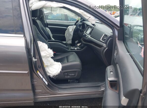5TDJZRFH2JS866020 2018 TOYOTA HIGHLANDER Бежевый Вид салона спереди
