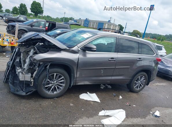 5TDJZRFH2JS866020 2018 TOYOTA HIGHLANDER Бежевый Панорамный вид салона 360°
