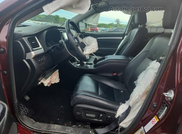 5TDJZRFH3JS893369 2018 TOYOTA HIGHLANDER Maroon Front interior view