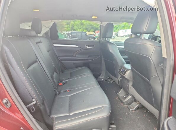 5TDJZRFH3JS893369 2018 TOYOTA HIGHLANDER Maroon Rear interior view