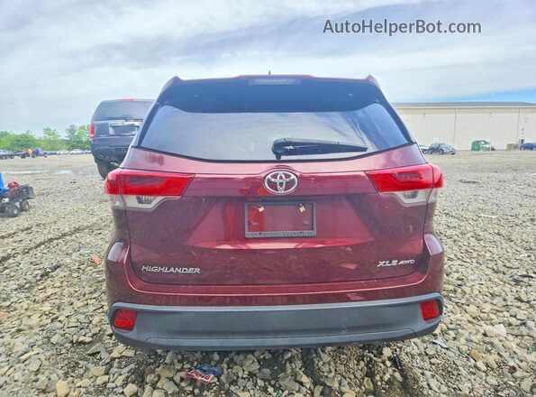 5TDJZRFH3JS893369 2018 TOYOTA HIGHLANDER Maroon Rear view