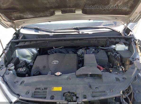 5TDJZRFH4KS588089 2019 TOYOTA HIGHLANDER Silver Հետևի տեսք