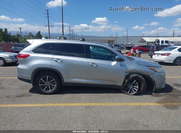 5TDJZRFH4KS588089 2019 TOYOTA HIGHLANDER Silver Սալոնի հետևի տեսք