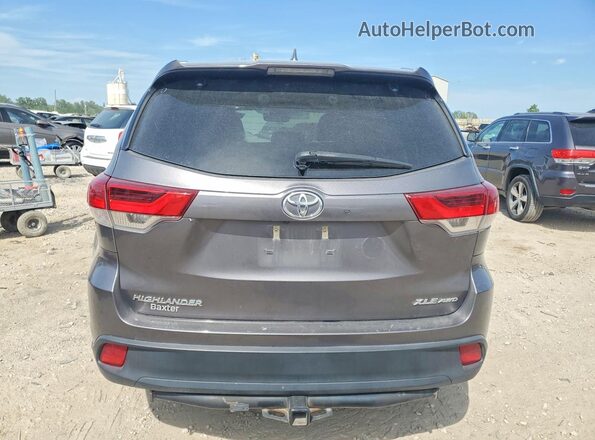 5TDJZRFH6JS529673 2018 TOYOTA HIGHLANDER Gray Вид ззаду
