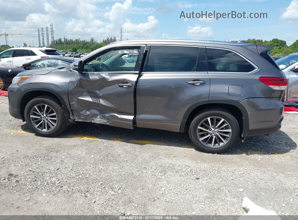 5TDJZRFH6JS806435 2018 TOYOTA LE Gray Widok wnętrza 360 stopni