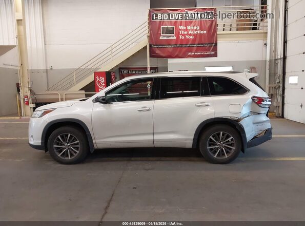 5TDJZRFH6JS846742 2018 TOYOTA HIGHLANDER White სალონის 360-გრადუსიანი ხედი