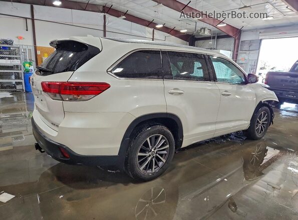 5TDJZRFH6JS880566 2018 TOYOTA HIGHLANDER White Rear right