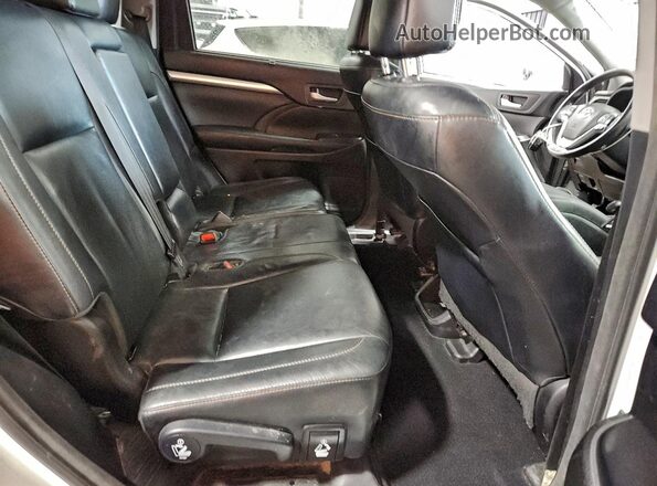 5TDJZRFH6JS880566 2018 TOYOTA HIGHLANDER White Rear interior view