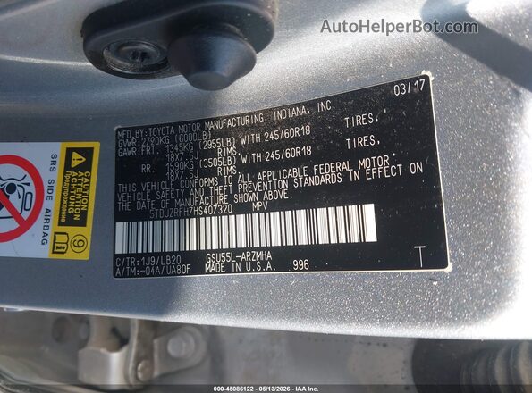 5TDJZRFH7HS407320 2017 TOYOTA LE Silver ძრავის განყოფილების ხედი