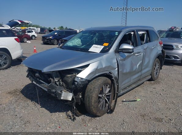 5TDJZRFH7HS407320 2017 TOYOTA LE Silver წინა ხედი