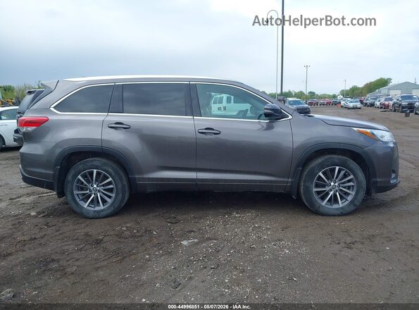 5TDJZRFH7HS435151 2017 TOYOTA LE Gray 