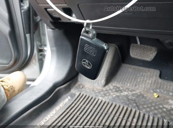 5TDJZRFH7JS485439 2018 TOYOTA LE Gray Vista del salpicadero