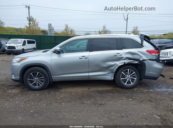 5TDJZRFH7JS485439 2018 TOYOTA LE Gray Vista interior de 360 grados
