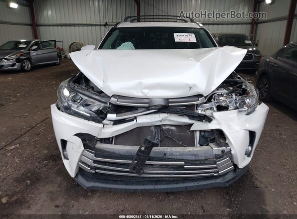 5TDJZRFH7JS889857 2018 TOYOTA LE Белый 
