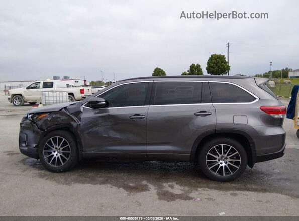 5TDJZRFH8JS540917 2018 TOYOTA HIGHLANDER Gray 360 interior view