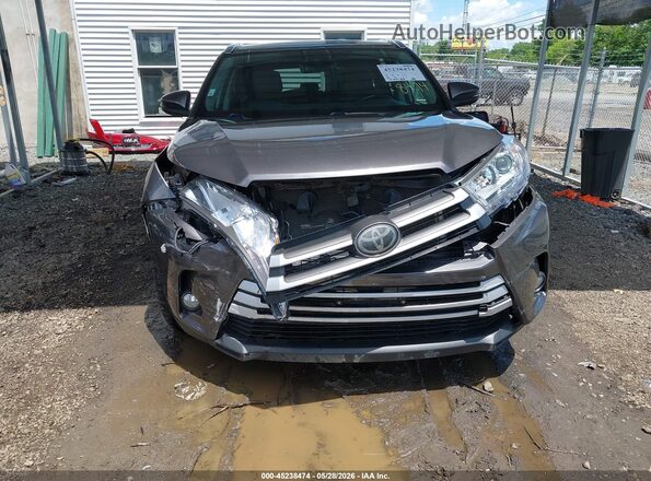 5TDJZRFH8JS542313 2018 TOYOTA HIGHLANDER Gray Вид спереду