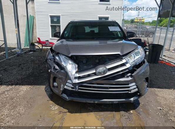 5TDJZRFH8JS542313 2018 TOYOTA HIGHLANDER Gray Вид щитка приладів