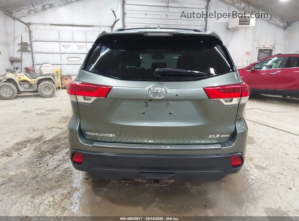 5TDJZRFH8JS891021 2018 TOYOTA LE Green 