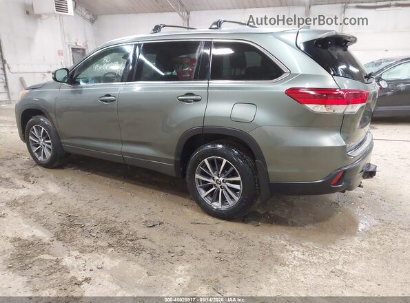 5TDJZRFH8JS891021 2018 TOYOTA LE Green უკანა მარცხენა