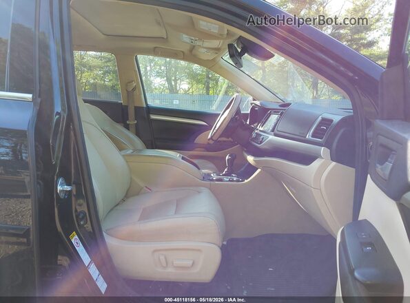 5TDJZRFHXHS421793 2017 TOYOTA HIGHLANDER Черный Вид салона спереди