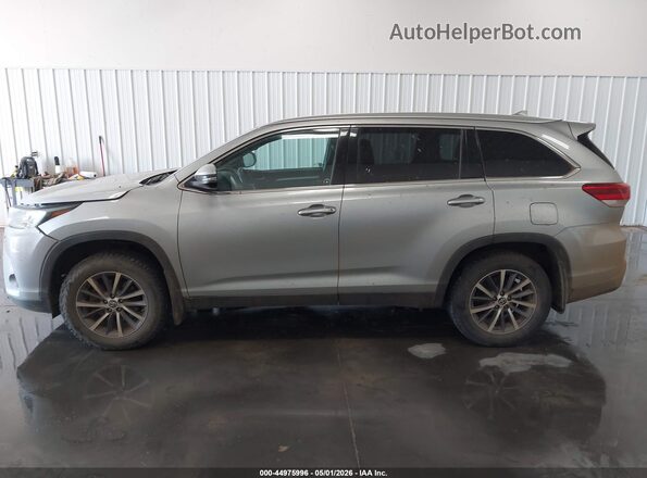 5TDJZRFHXKS713094 2019 TOYOTA LE Silver Vista interior de 360 grados
