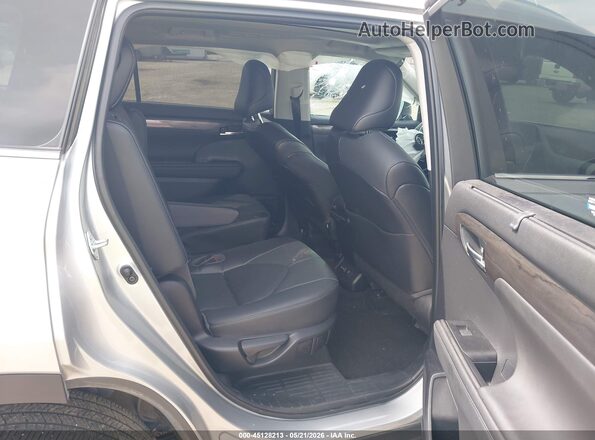 5TDKDRAH0PS028457 2023 TOYOTA HIGHLANDER Silver VIN კოდის სტიკერის ხედი