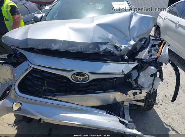 5TDKDRAH6PS524962 2023 TOYOTA LE Серебряный Вид спереди